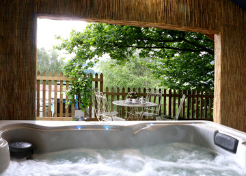 Woodland hot tub ...